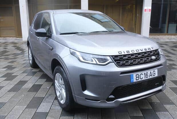 Left-hand drive Land Rover Discovery Sport 1.5 P300e R-Dynamic 4WD Hybrid